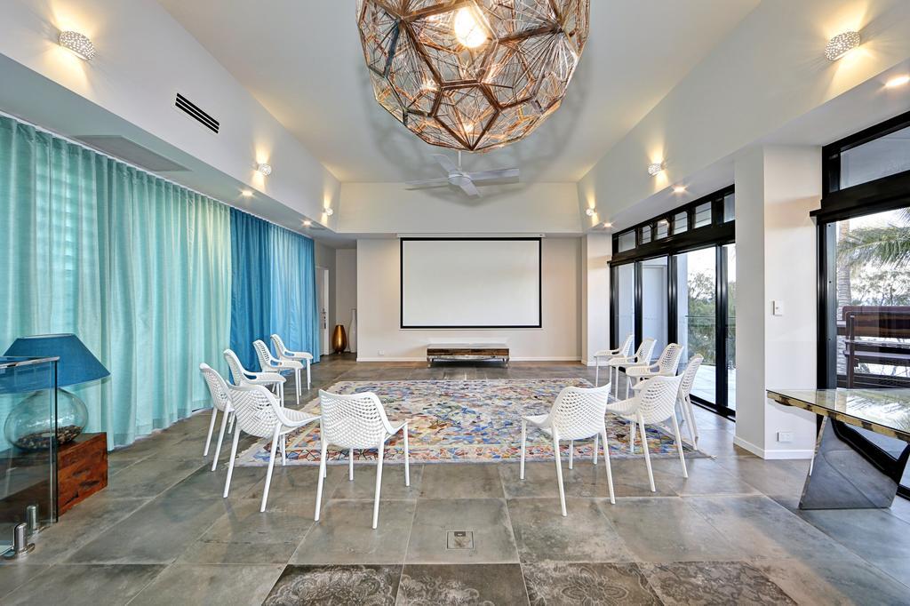 Отель Zen Beach Retreat Барбара Экстерьер фото